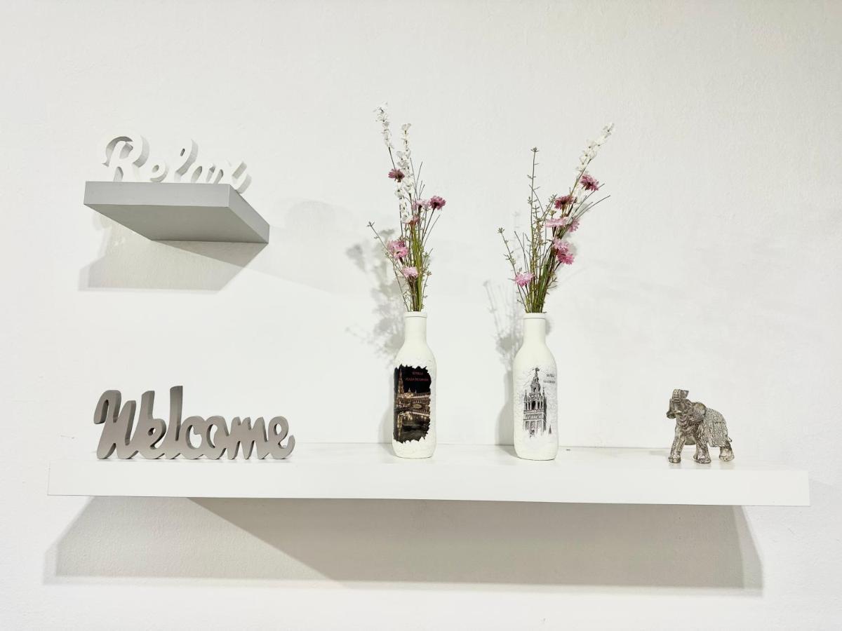 Apartamento Acogedor Y Moderno En Pleno Centro De Sevilla Con Parking Gratis 外观 照片